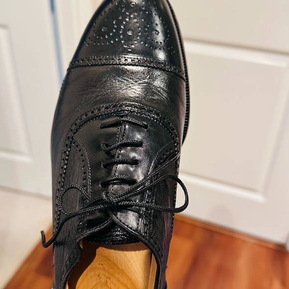 Bruno Magli Charles Italy Leather Oxfords. - Picture 7 of 10